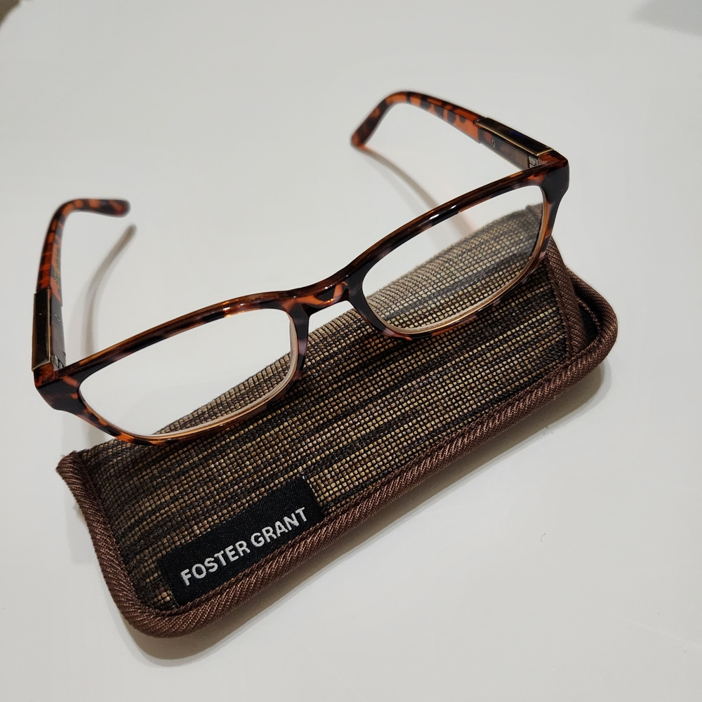 Foster Grant Brown Patterned Readers/Glasses with Case, 3.25